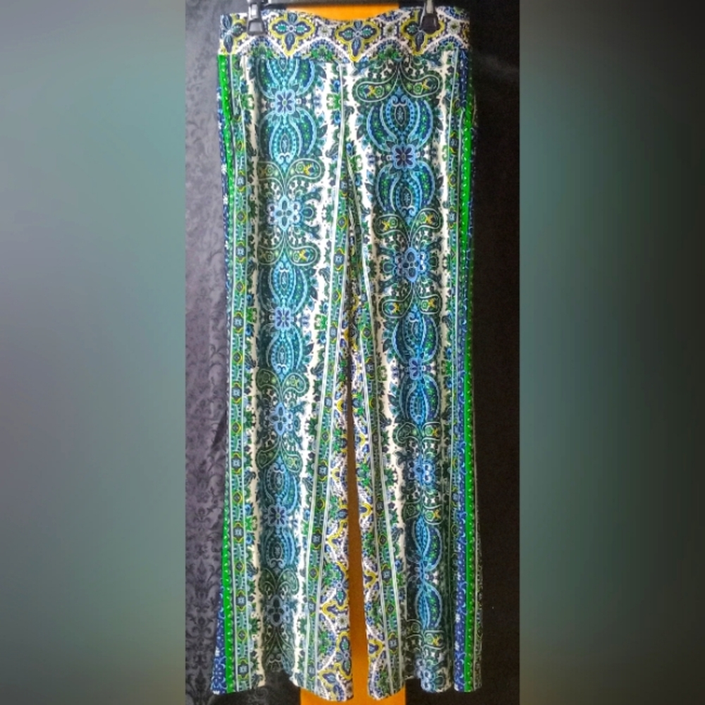 Super cute... Dress/Everyday pants...      Vintage pattern